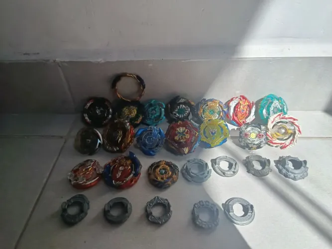 Beyblades saga burst