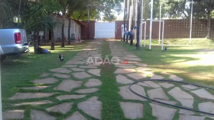 VENDE-SE CHÁCARA PARA ALUGUEL
