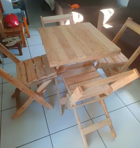 Mesa de madeira com 4 cadeira dobravel retirada en santa rita zap *
