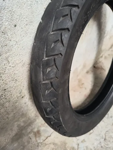 Pneu traseiro Levorin para biz