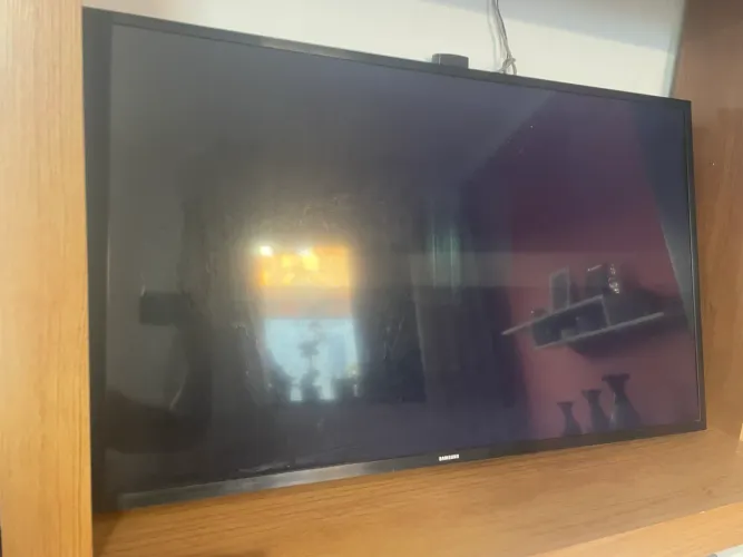 Tv smart Samsung  43 com defeito na tela 