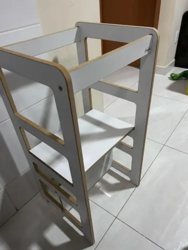 Torre de Aprendizagem Montessori 4 em 1, Madeira Natural e Branca.