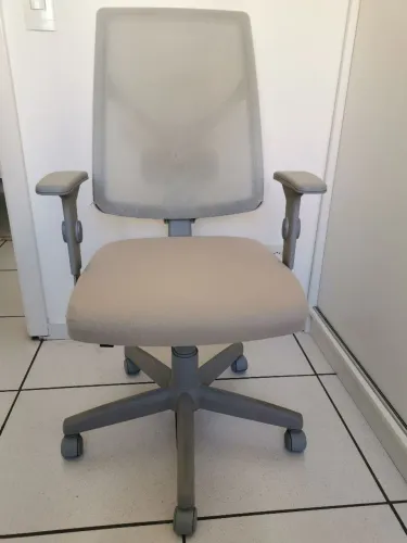Cadeira ergonomica beige - bom estado