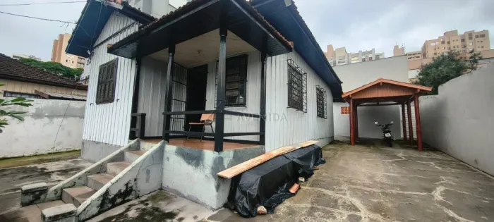 Casa Comercial Fundos para Locação - Região Central - Londrina