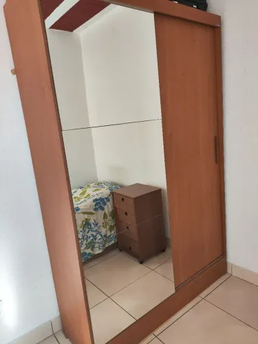 Guarda-roupa de solteiro 2 Portas de Correr com Espelho.
