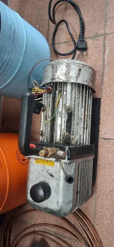 Bomba de vacuo 7 cfm queimada