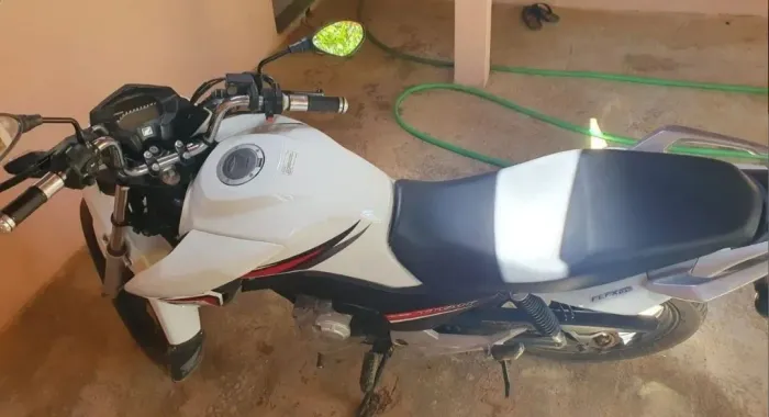 Vende-se Honda Titan 160.
