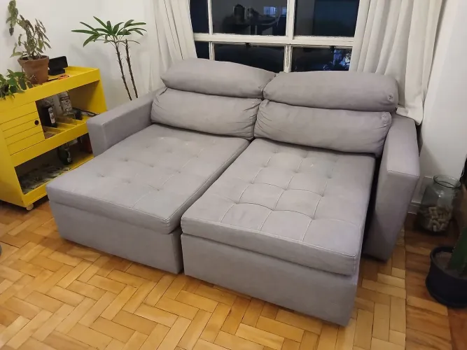 Sofá cinza retrátil reclinável