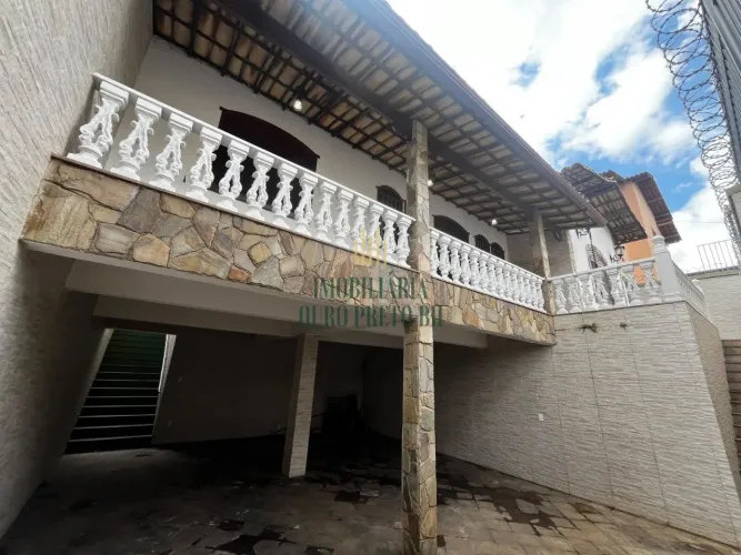 CASA COLONIAL PARA LOCAÇÃO NO BAIRRO SANTA MÔNICA, BELO HORIZONTE