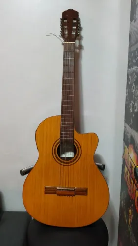 Violão Gi Giorgio 400 reais 