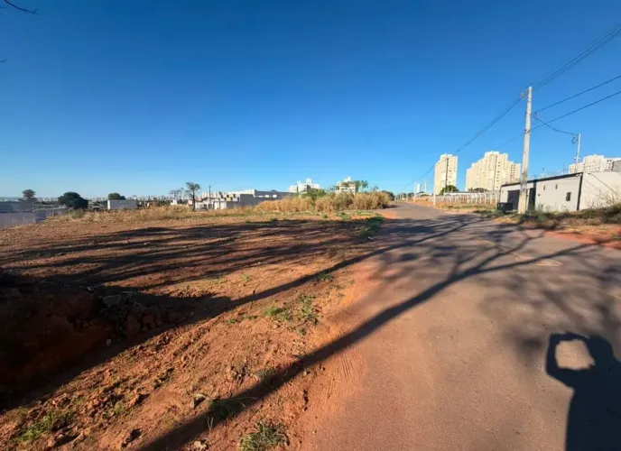Lotaço de Esquina, 974m², Faiçalville, Próx Av. Rio Verde