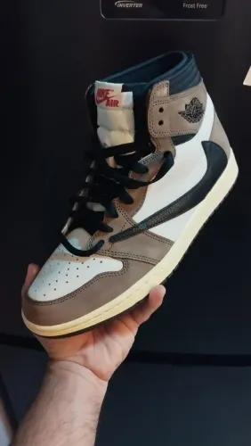 Travis Scott x Air Jordan 1 High OG ?Dark Mocha? - 42