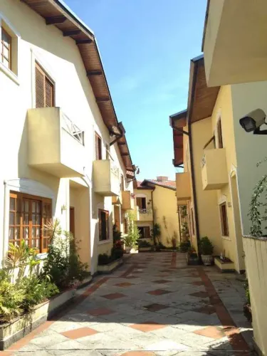 Casa a venda no Jaguaré em condomínio fechado