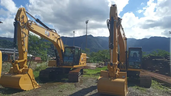 PCs Escavadeira Caterpillar
