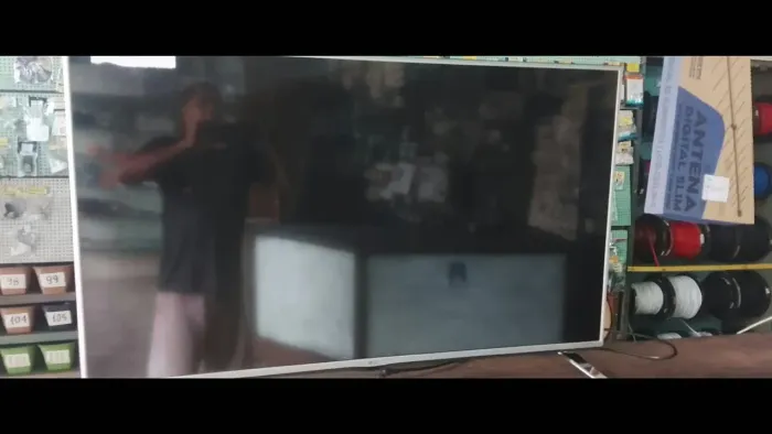 Vendo tv Smart de 65 polegadas Philips com defeito na tela.