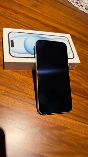 iPhone 15 - Branco 