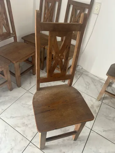 Conjunto de Mesa e Cadeiras Rústicas