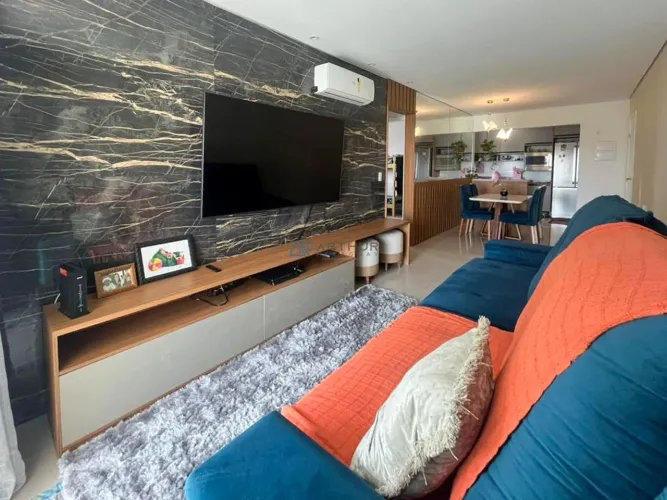 Apartamento à Venda em Praia Grande com 2 quartos, 2 banheiros, 2 vagas e 88m²