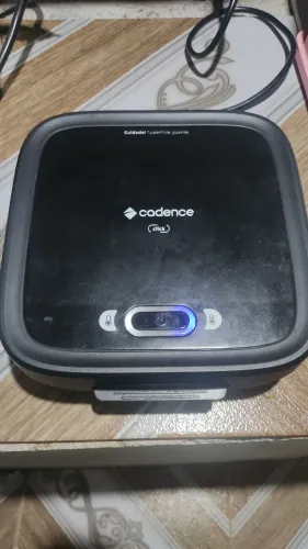 Sanduicheira Elétrica Cadence Click Preta - Funcionando Perfeitamente<br><br>