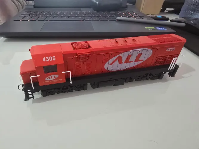 Locomotiva G22U ALL FRATESCHI em estado de nova