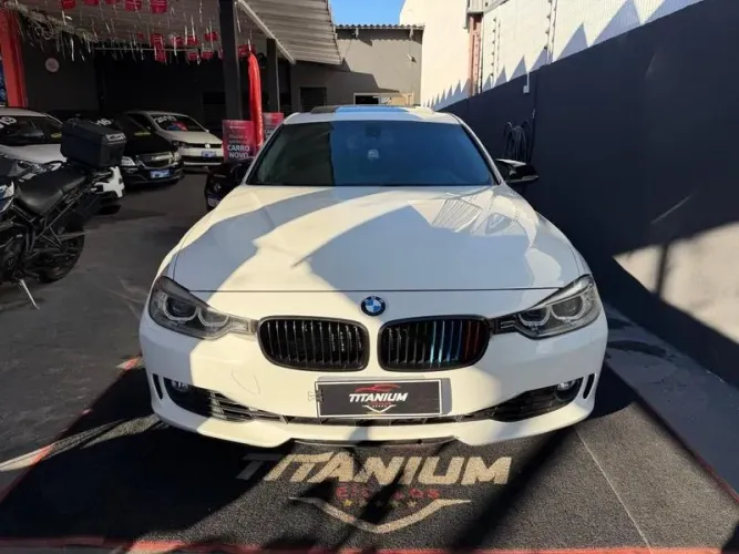 BMW 328I /IA (modelo Antigo) 2014
