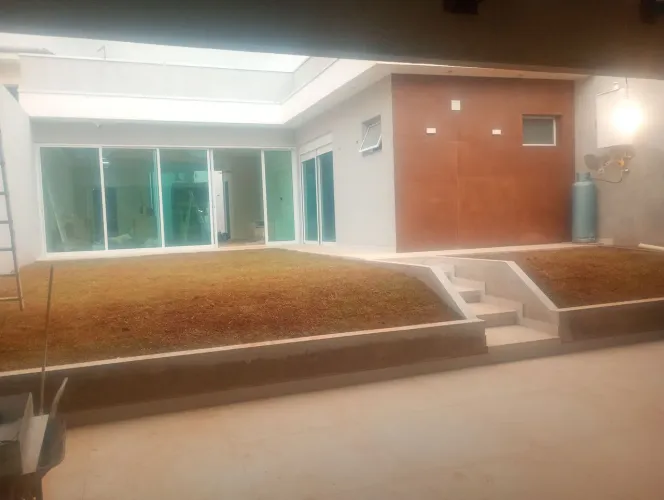 Pedreiro e empreiteiro 