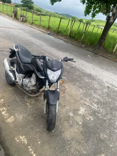 Moto CB 300
