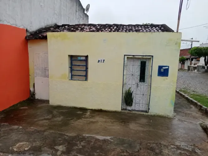Casa com ponto comercial a venda no bairro do salgado