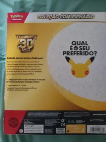 Cartão de pokémon edição 30 anos com fichário, lacrada!!!!