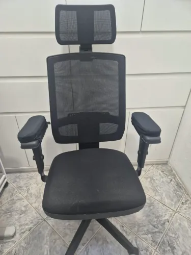 Cadeira para escritório super luxo.