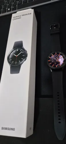 Galaxy Watch 4 Classic + Pulseiras