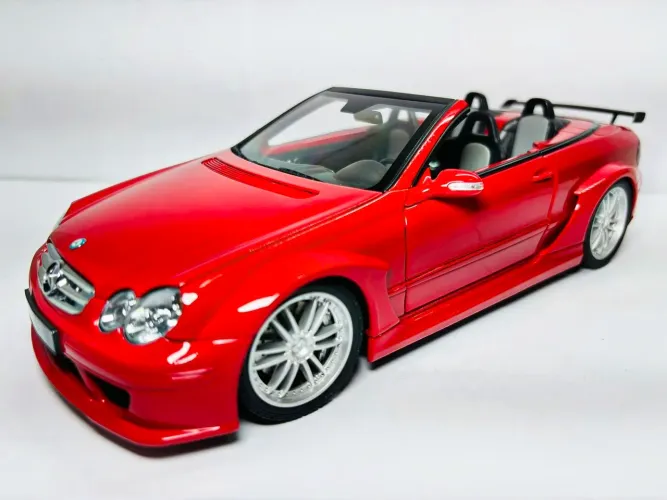 Miniatura Mercedes Benz CLK DTM AMG 1/18