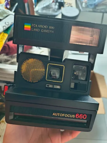 Câmera antiga polaroid autofocus 660