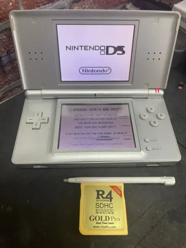 Nintendo DS lite