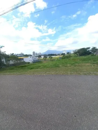 Terreno à venda no bairro Pedra Branca em Palhoça/SC