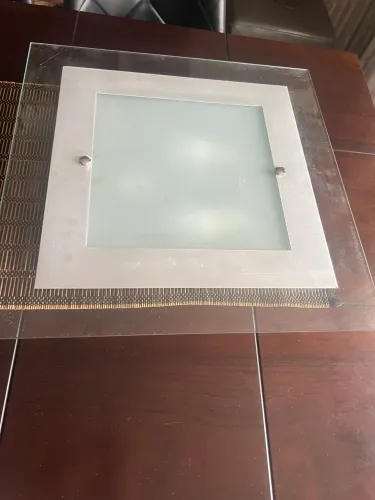 Lustre de metal com vidro leitoso 45x45 cm