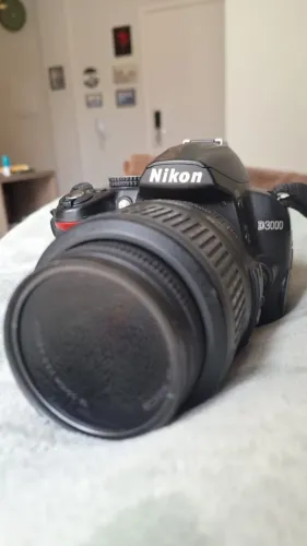 Nikon D3000 Lente 18-55mm