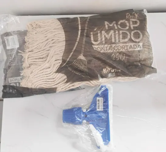 Mop úmido ponta cortada 290g e o suporte