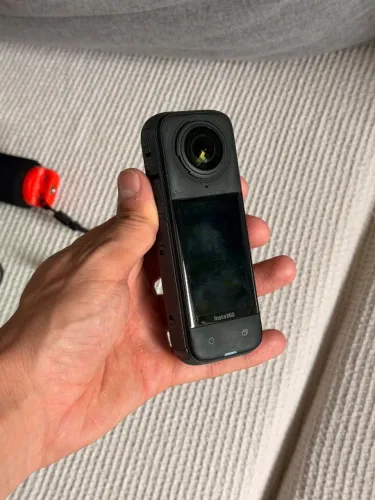 Insta360 X4 8K + Dive Case + Bastão Invisível + Acessórios
