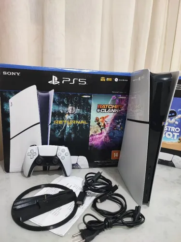 PS5 Slim Digital semi-novo na caixa