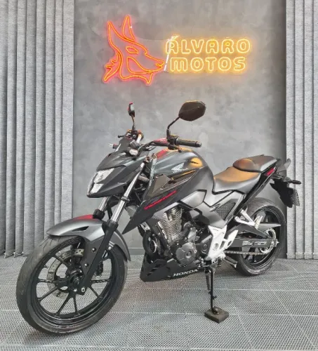 Honda Cb 300F Twister CBS 2024 impecável único dono baixo km