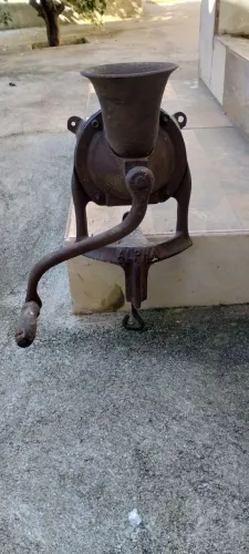 Moedor de café antigo. ( Apenas decoração)