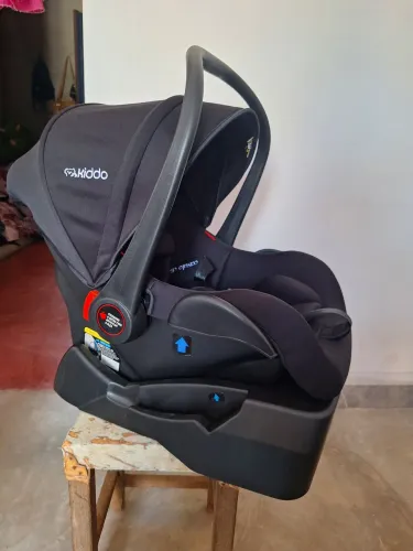 Bebê conforto e base - Kiddo