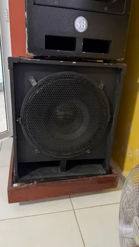 Vendo grave de 18 polegadas 3000 watts de potência 