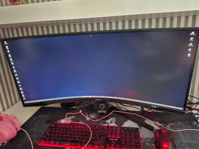 Vende-se Monitor Samsung Odyssey 34" G5 165 Hz 1ms Ultrawide