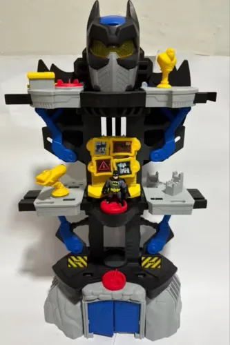 Batcaverna Imaginext DC Super Friends Transformável 67cm de altura