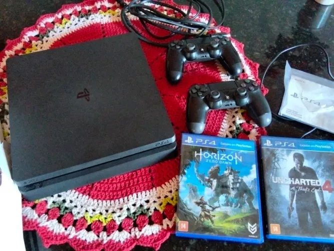 PS 4 Slim Semi Novo