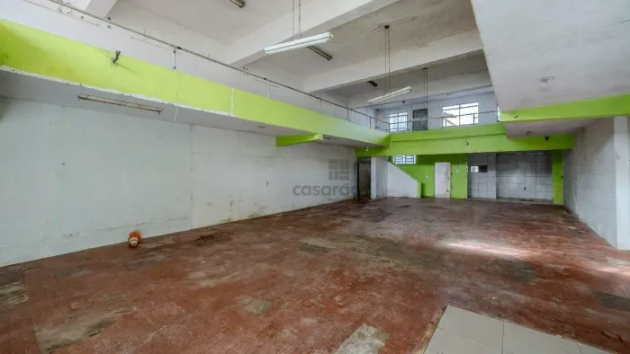Loja Comercial Frente no Centro de Pelotas | 352,43 m² | Salas e 1 Banheiro