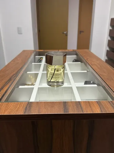 L'Homme da Yves Saint Laurent (YSL) na concentração Eau de Toilette