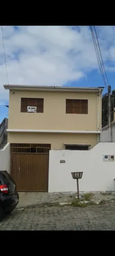 Alugo casa no 13 de Maio